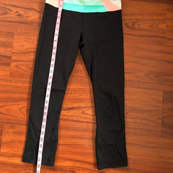 Lululemon Run: Inspire Crop II
Black / Quilt Spring 14-26 - Picture 10 of 10
